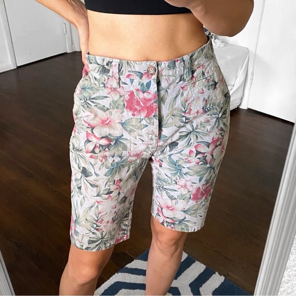 🌿 PEACOCKS GREY GREEN MULTI FLORAL CASUAL SHORTS! - Picture 4 of 9